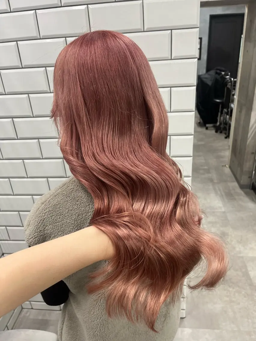 ロング カラー カット ヘアカラー トリートメント ヘアセット newi赤羽 HINATAのヘアスタイル