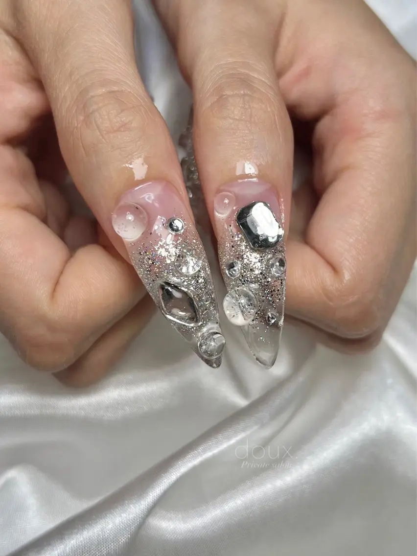 ネイル クリアネイル フラッシュネイル フレンチネイル ラメ(グリッター) マグネットネイル doux. nailのネイルデザイン