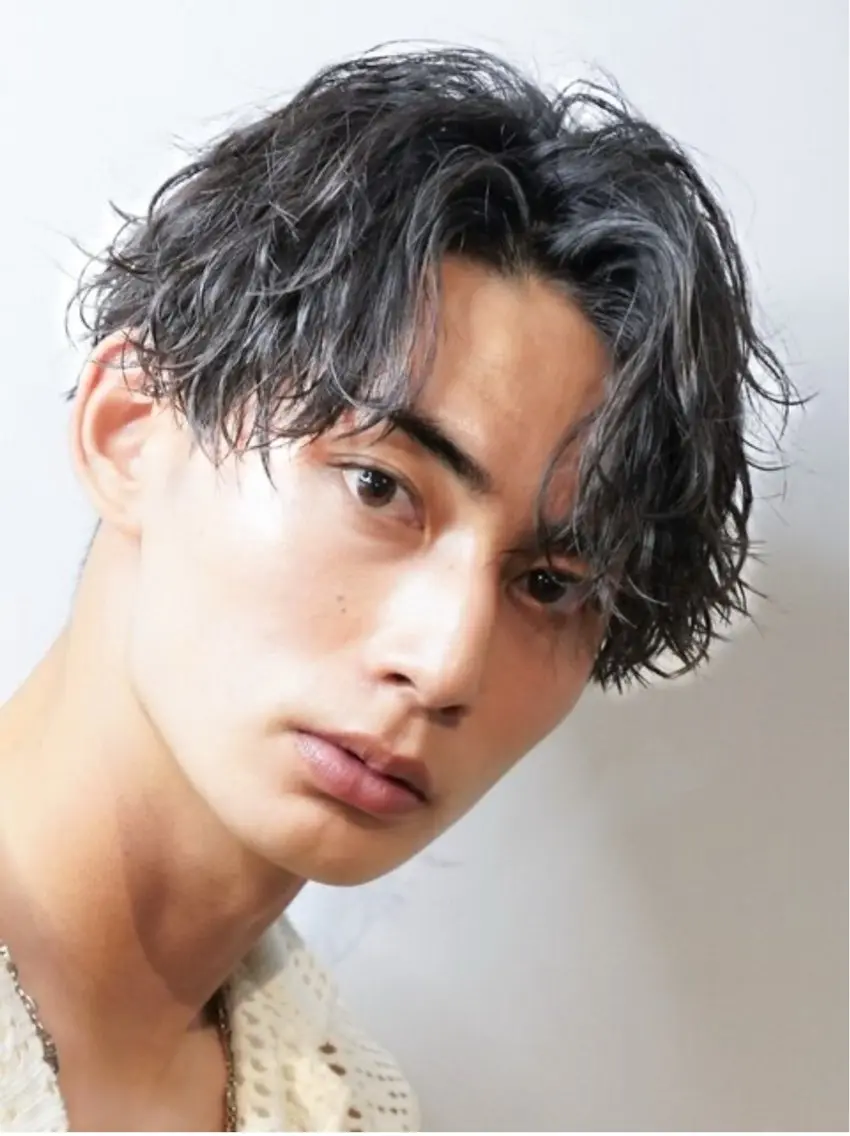 パーマ メンズ 中谷海里/フェザー パーマ/スパイキーのヘアスタイル
