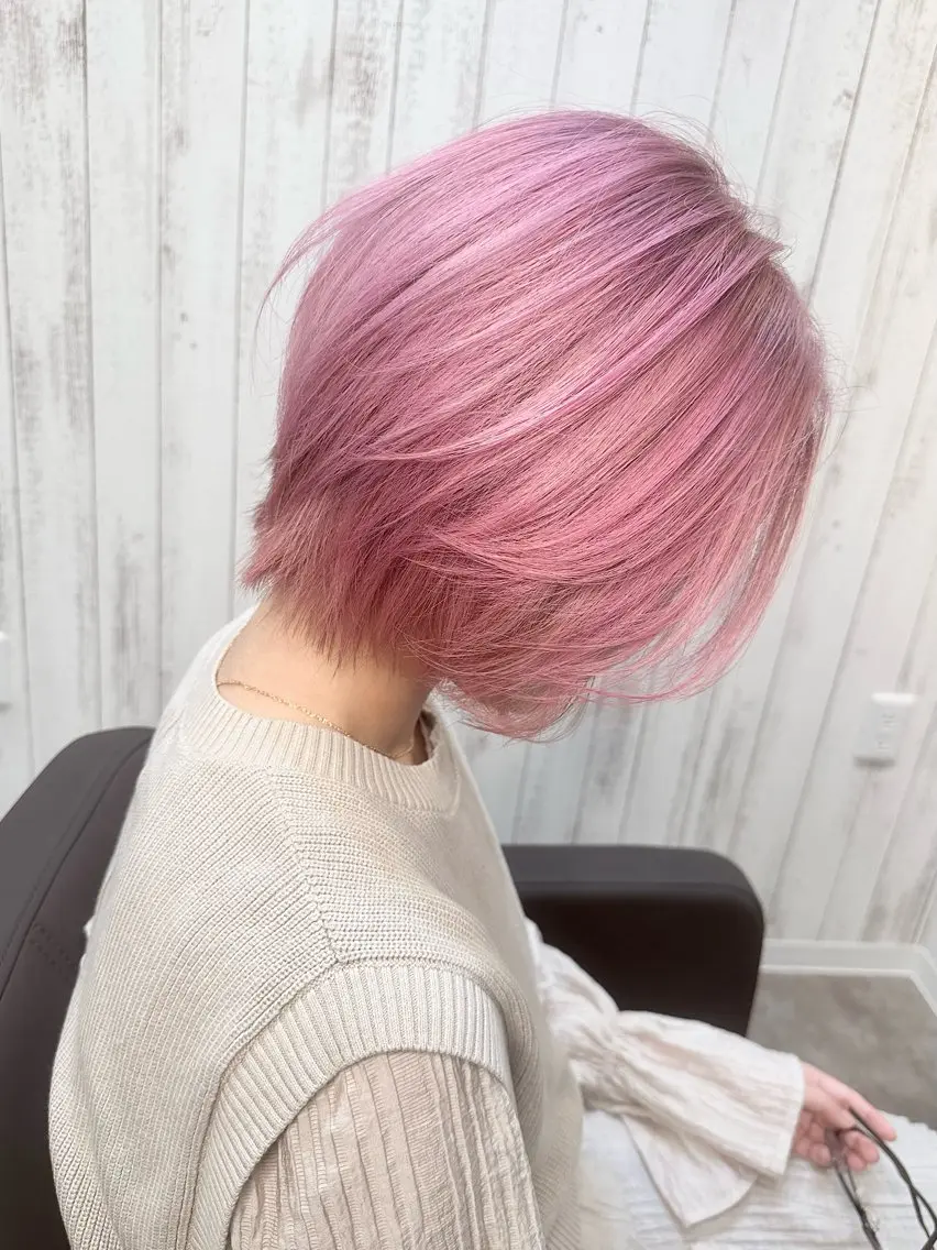 ショート ショートヘア ブリーチ特化🎖️ピ ンクカラー高橋さやかのヘアスタイル