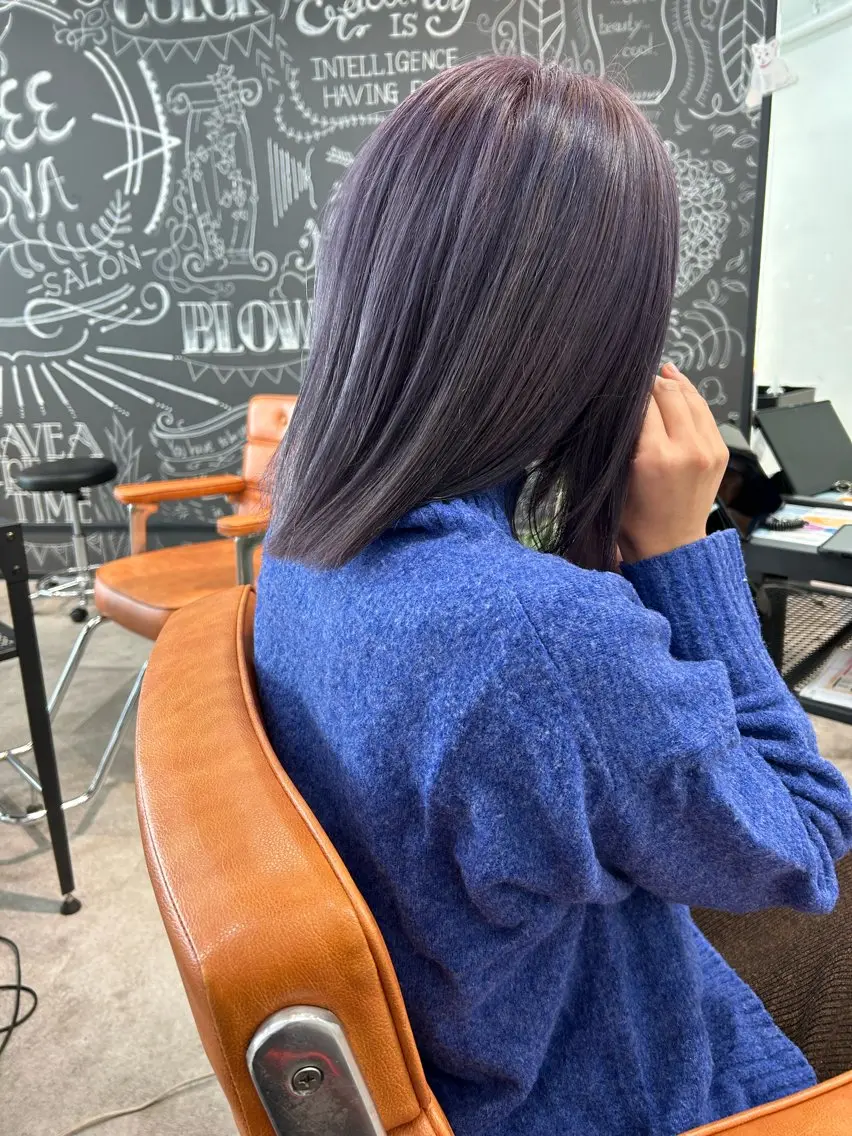 ミディアム カラー ブルーカラー ブルーラベンダー ラベンダーカラー ヘアカラー トリートメント ウルフカット レイヤーカット上柿のヘアスタイル