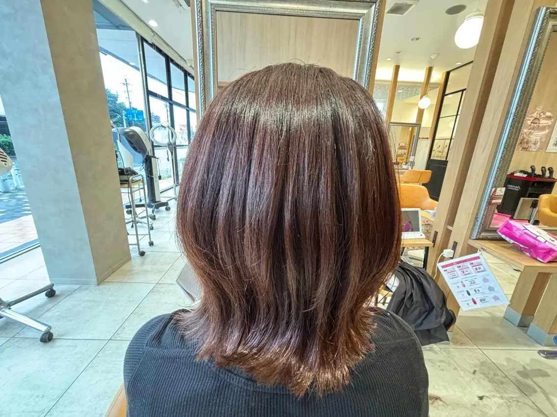 ミディアム カラー かわにし ゆきのヘアスタイル