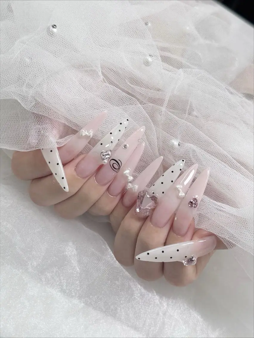 ネイル ガーリー ハート 韓国ネイル ニュアンスネイル リボン ハンドネイル Sora nail 長さ出し専門店のネイルデザイン