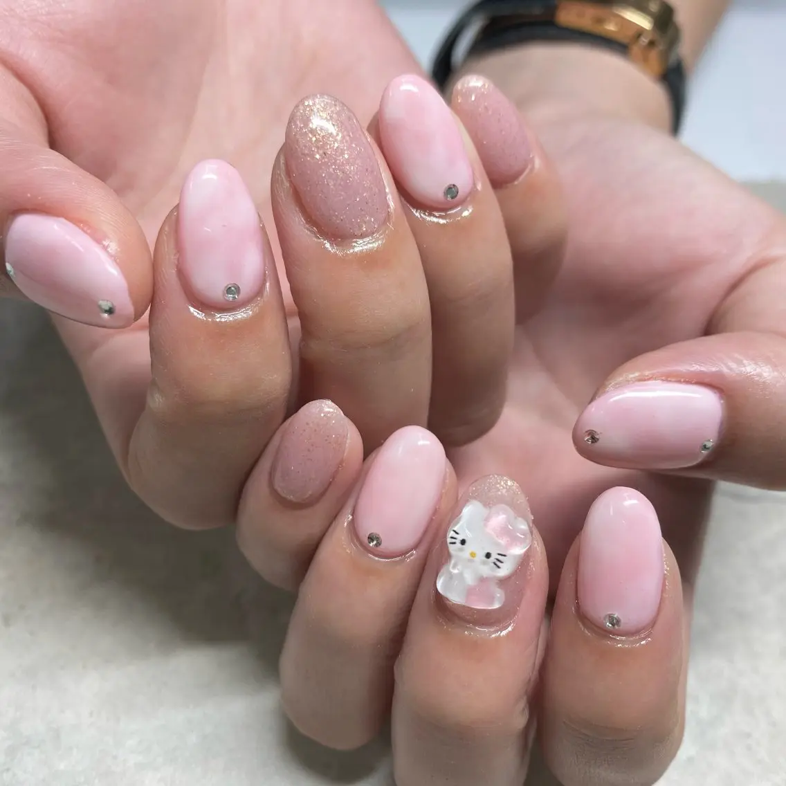 ネイル ハンドネイル ハンドケア 🫧RaLa ⭐︎AYAKA🫧のネイルデザイン