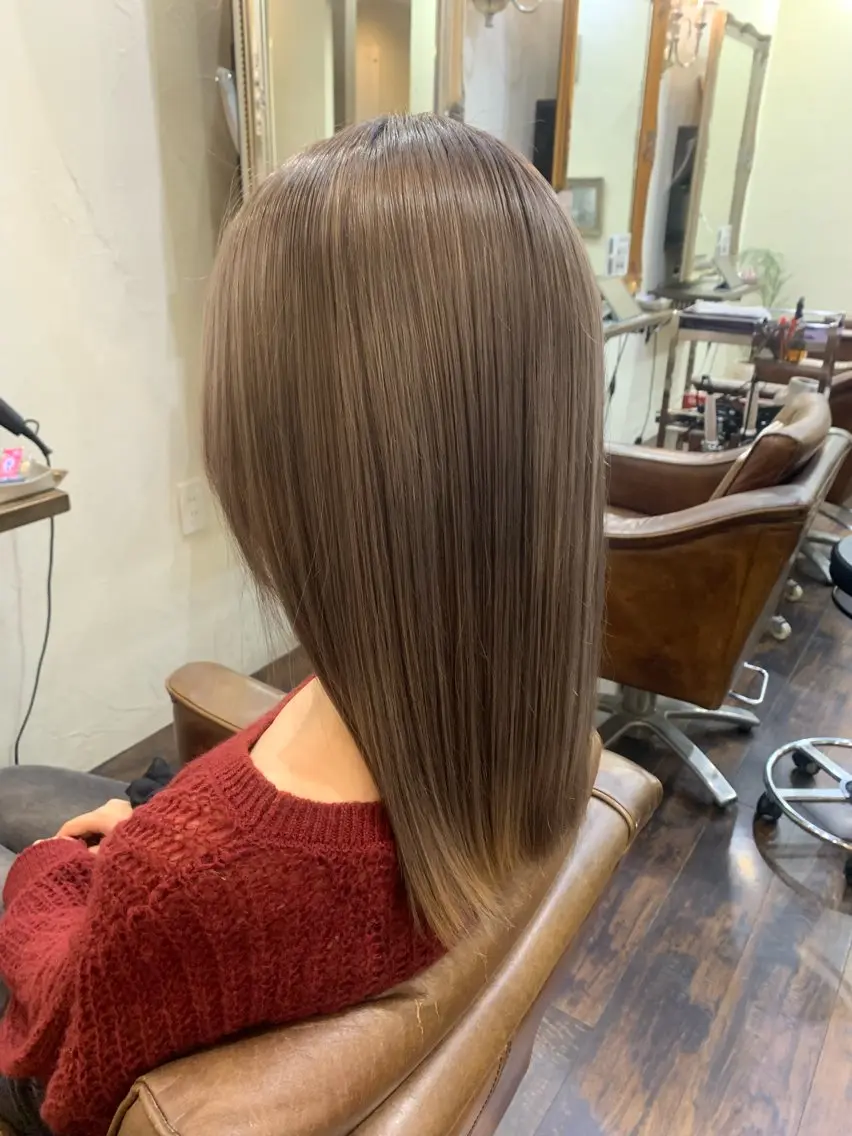 カラー ベージュカラー ヘーゼル 大西 華央のヘアスタイル
