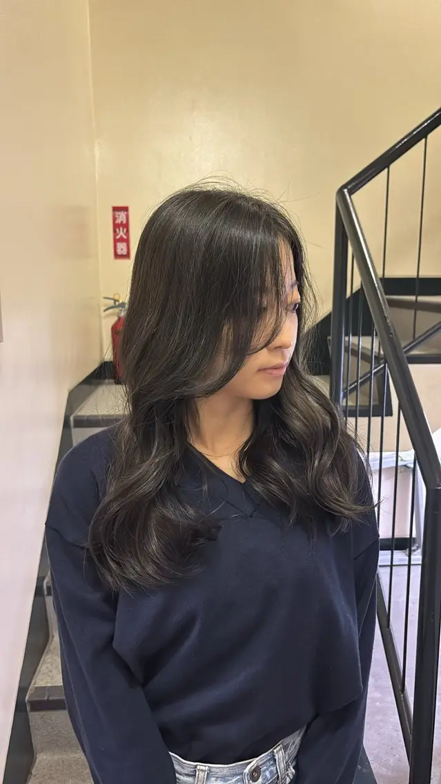 セミロング ヘアカラー suii. りゅーとのヘアスタイル