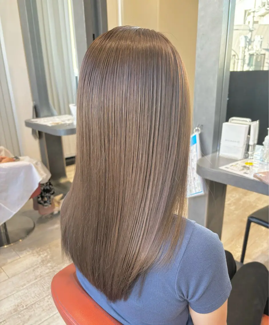 セミロング カラー 透明感カラー グレージュ カット ヘアカラー トリートメント 【艶カラー】 STYLE 和泉俊希のヘアスタイル