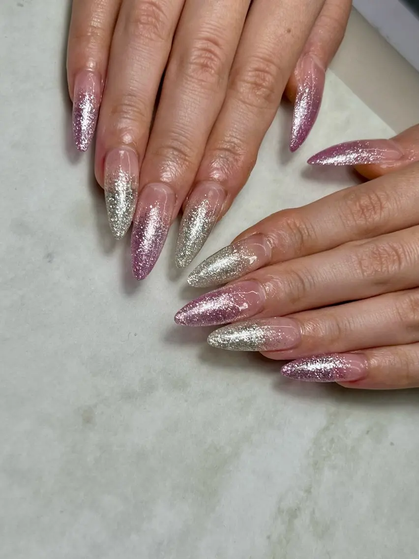 ネイル フラッシュネイル グラデーション ラメ(グリッター) ラメグラデーション nailsalon KiKi  -キキ-のネイルデザイン