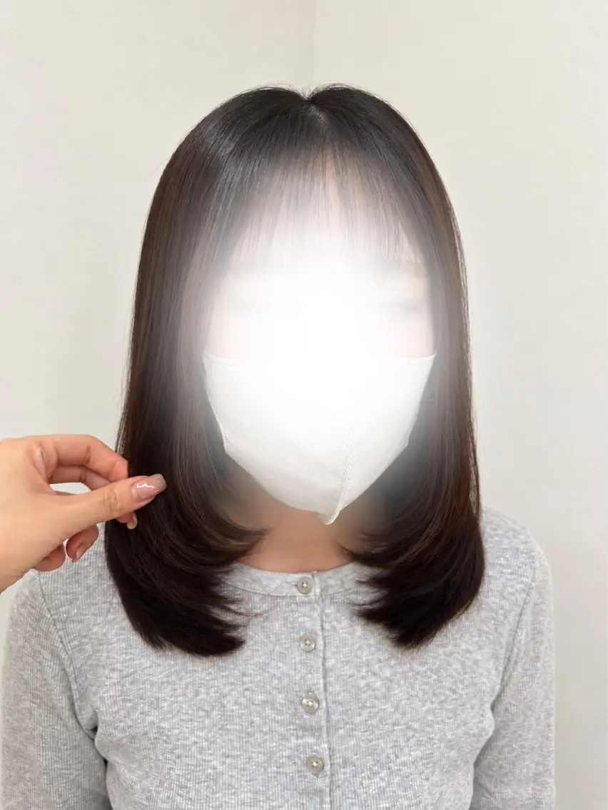 ミディアム ミディアムレイヤー レイヤーカット 浦辻 夏紀のヘアスタイル
