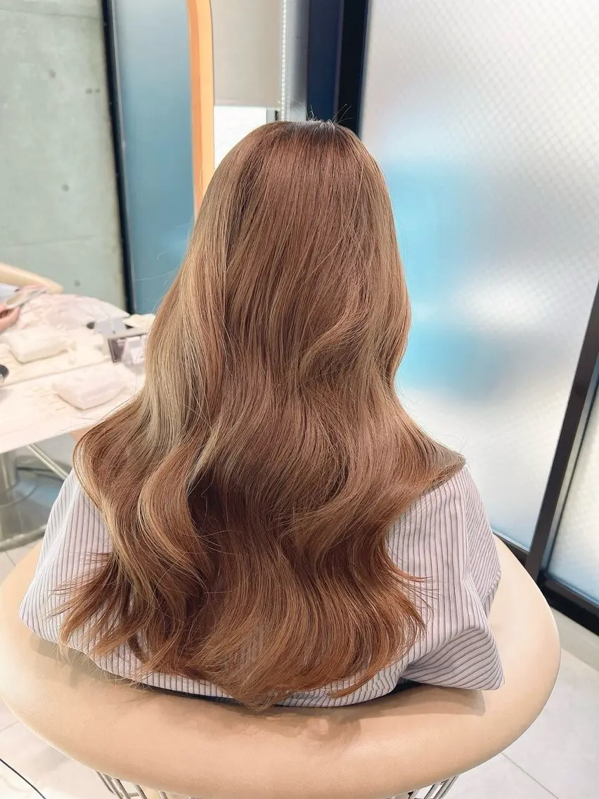 ロング カラー カット ヘアカラー トリートメント Lond Le'a /ハイトーンカラーのヘアスタイル