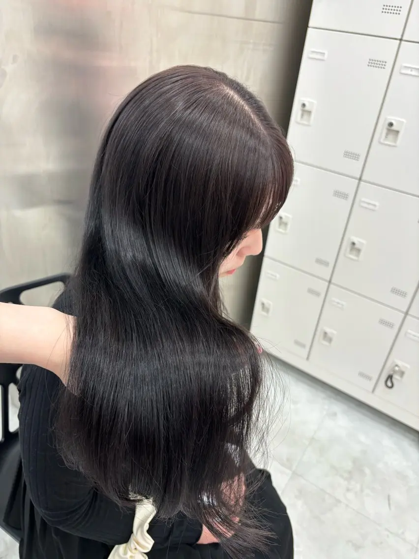 ロング カラー 抜け感レイヤー︴ ニュアンスカラーのヘアスタイル