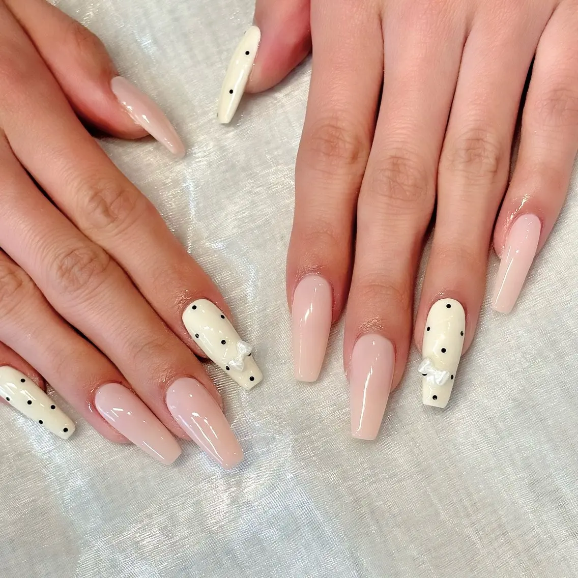 ネイル ドット ロングネイル スカルプネイル ハンドネイル Chipie_ ayanoのネイルデザイン
