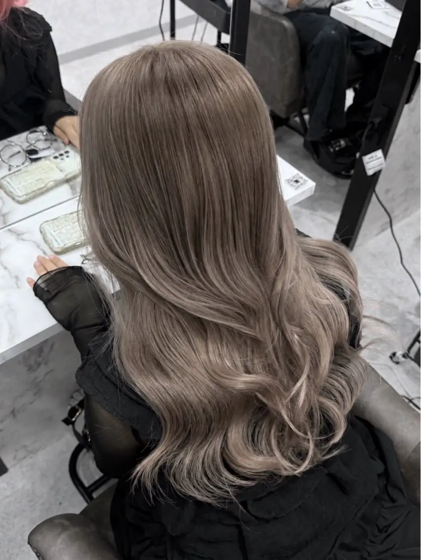 ロング カラー ヘアカラー 🦋透明感カラー✖️ 髪質改善🦋光希のヘアスタイル