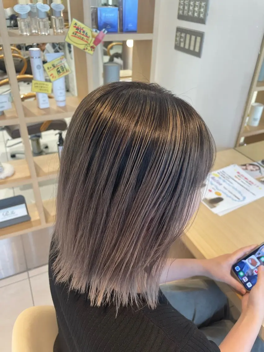 ミディアム ヘアカラー ❤︎韓国レイヤー❤︎ アカリのヘアスタイル
