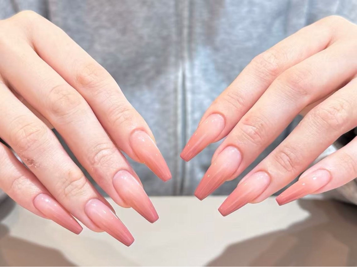 ネイル 長さ出し グラデーション ハンドネイル CHERIR AKIのネイルデザイン