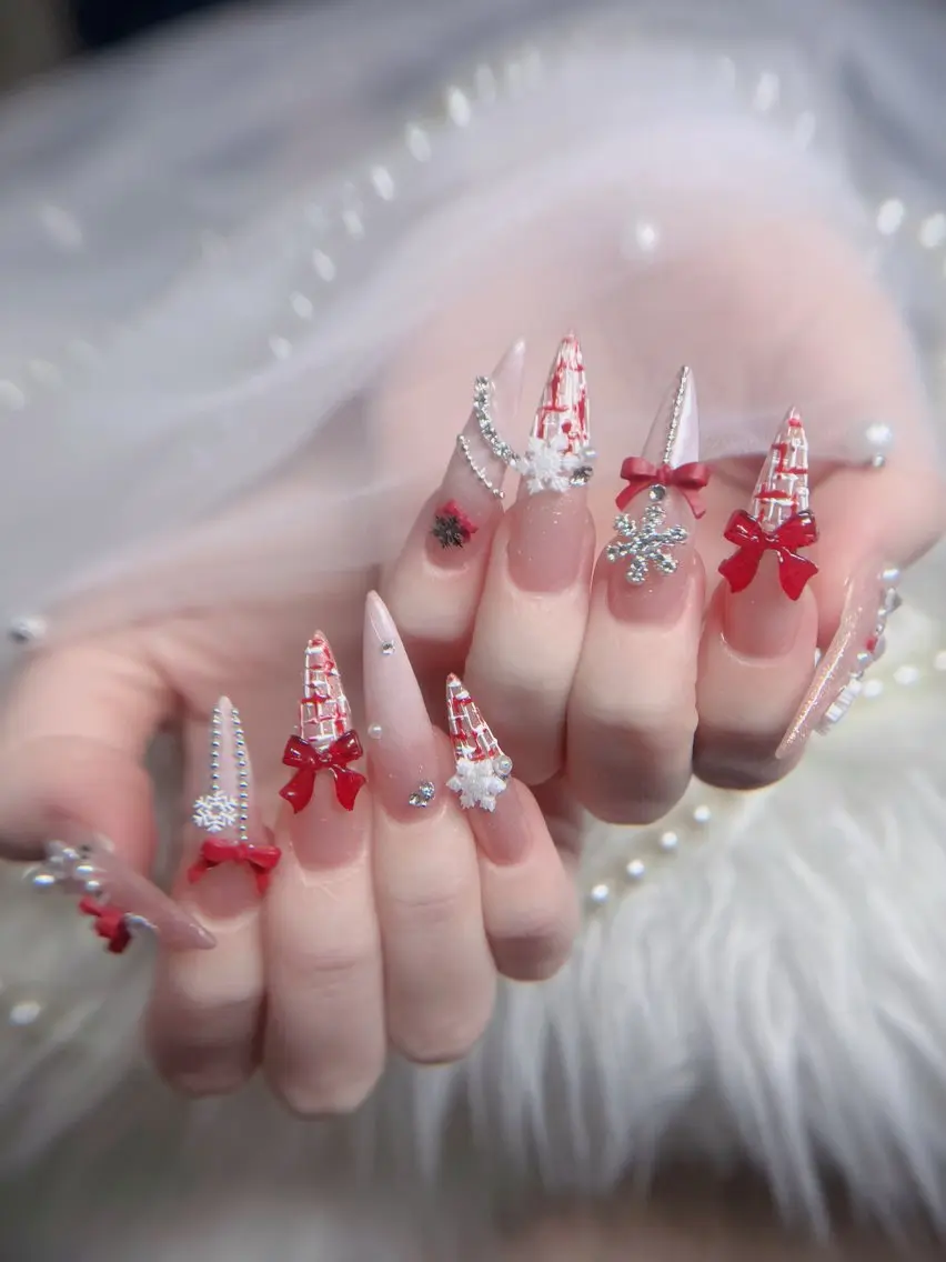 ネイル フレンチネイル ジェルネイル ガラスフレンチ ハロウィン ハート ハンドネイル H.baby Nail Salonのネイルデザイン
