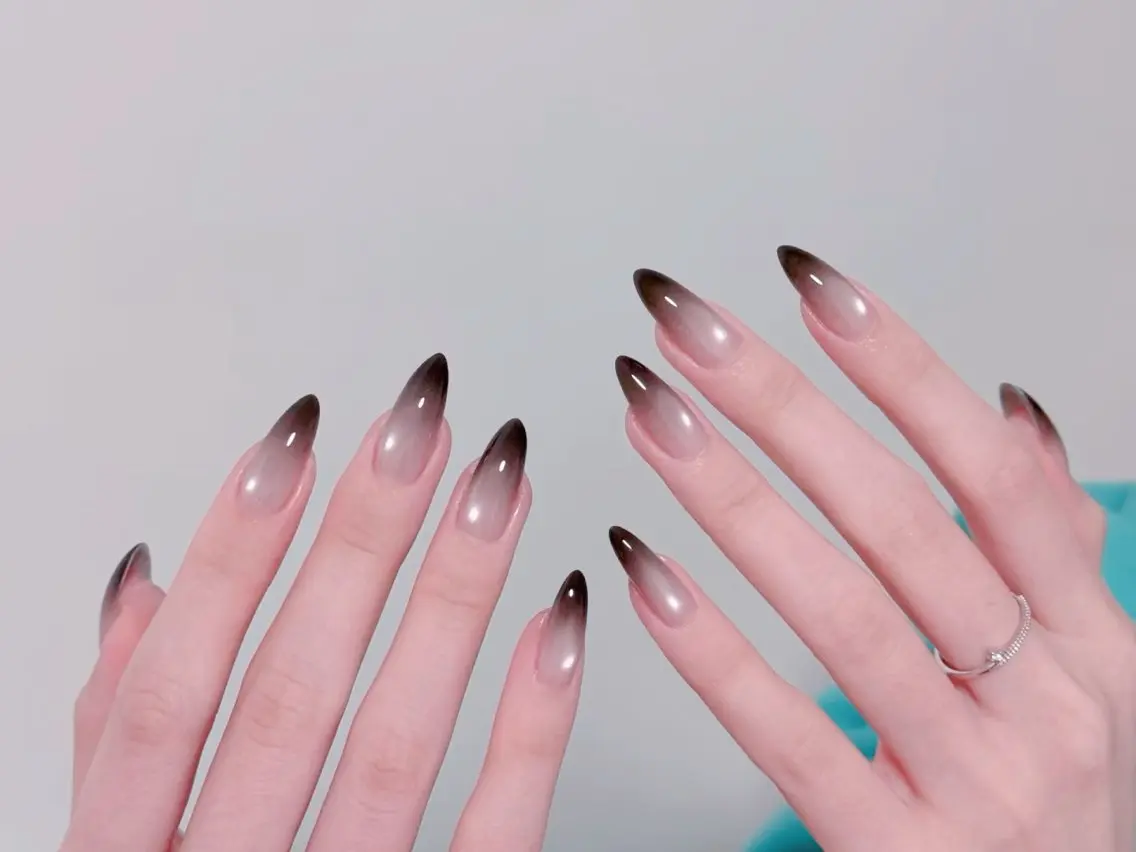 メンズ ネイル メンズ韓国風 オーロラネイル チークネイル 長さ出し フレンチネイル ハンドネイル ハンドケア NEW NAIL 池袋のネイルデザイン