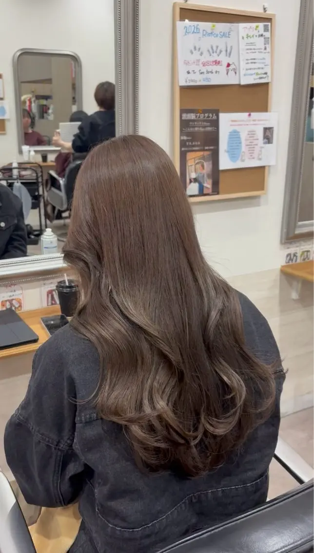 カラー 透明感カラー グレージュ 髪質改善 ヘアカラー トリートメント 艶髪🥣透明感カラー 🫧前田奈津実のヘアスタイル
