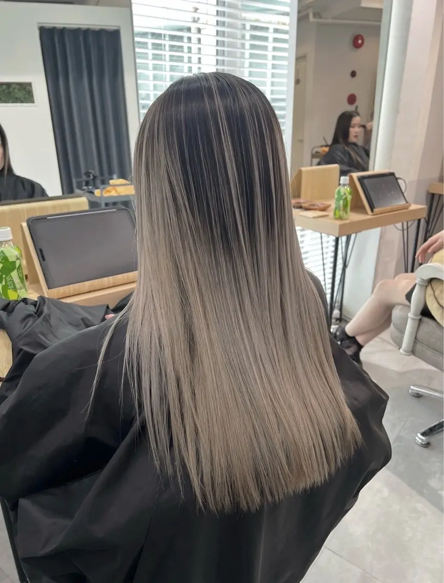 ロング カラー バレイヤージュ グレージュ レイヤーカット 指名数No.1 /NAOYAのヘアスタイル