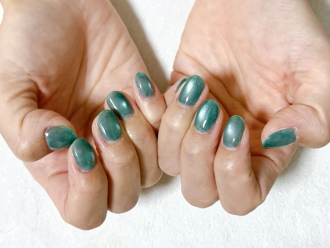 ネイル オーロラネイル フットネイル フレンチネイル ジェルネイル グリーン ハンドネイル mogunail &blowのネイルデザイン
