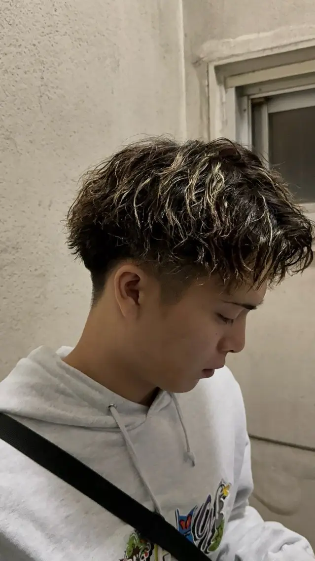 パーマ 赤木 俊太のヘアスタイル