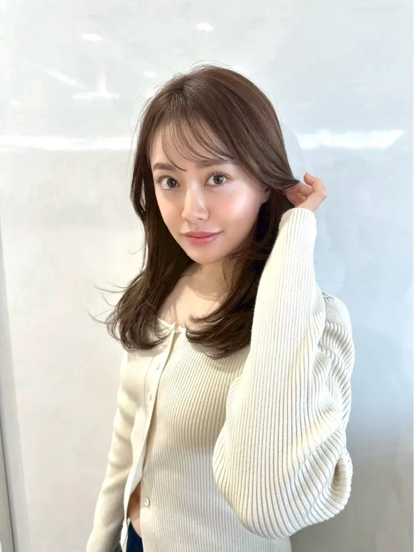 セミロング 顔周りカット 髪質改善 韓国風ヘア レイヤーカット トリートメント カット ヘアカラー トリートメント アンニュイヘア/ 顔周りカット/Moeのヘアスタイル