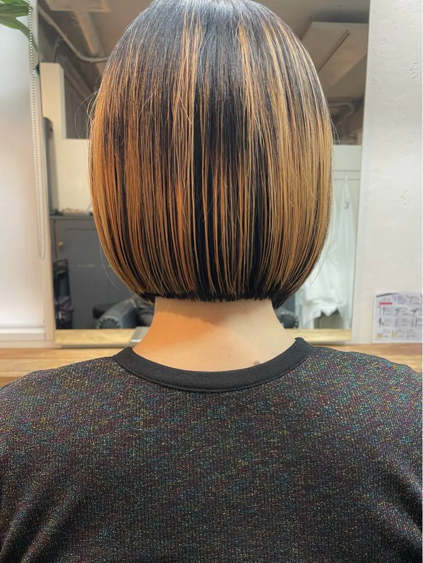 ショート mio /ハイトーンのヘアスタイル