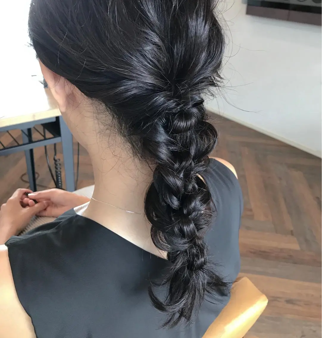 セミロング ヘアアレンジ mayo 🐄🌈のヘアスタイル