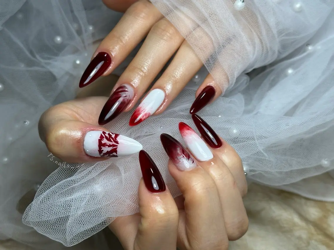 ネイル キラキラネイル マグネットネイル 持ち込み シンプルネイル ハンドネイル フットネイル ハンドケア TS. nails___のネイルデザイン