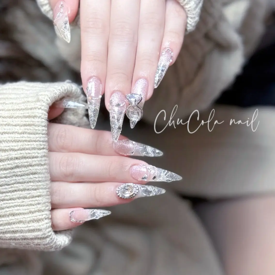 ネイル キラキラネイル ワンホンネイル nailsalon ChuColaのネイルデザイン