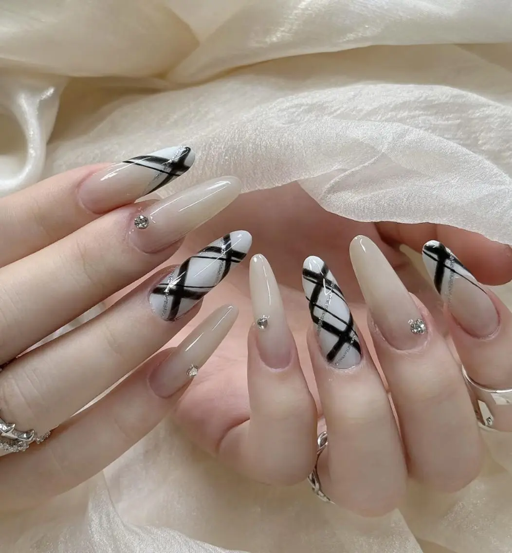 ネイル ハンドネイル 🎀 KiKi_nailのネイルデザイン