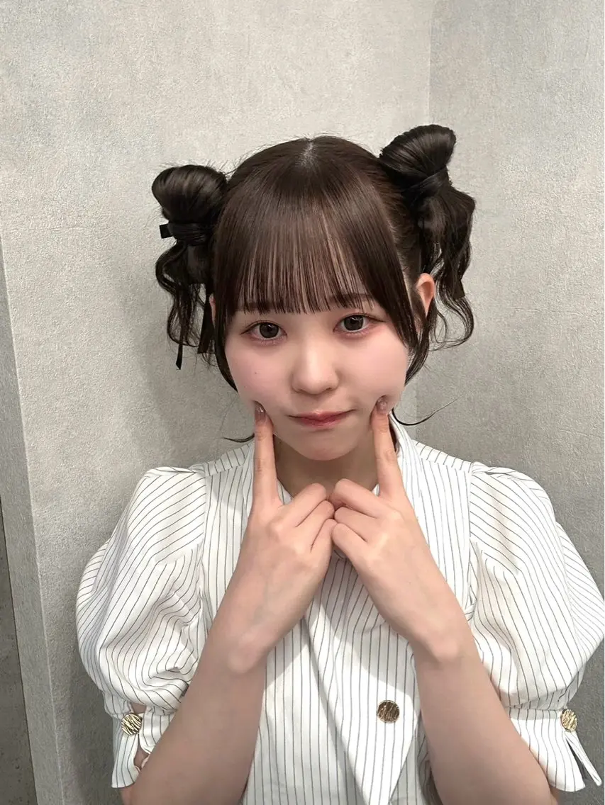ミディアム 🎀透明感カラー 𝐂𝐇𝐈𝐒𝐀のヘアスタイル