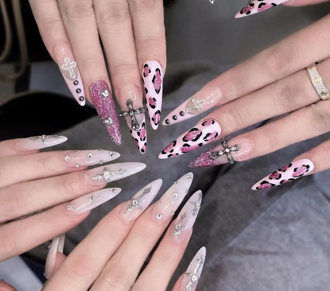 ネイル ハンドネイル 🎀 Ayaka_nailのネイルデザイン