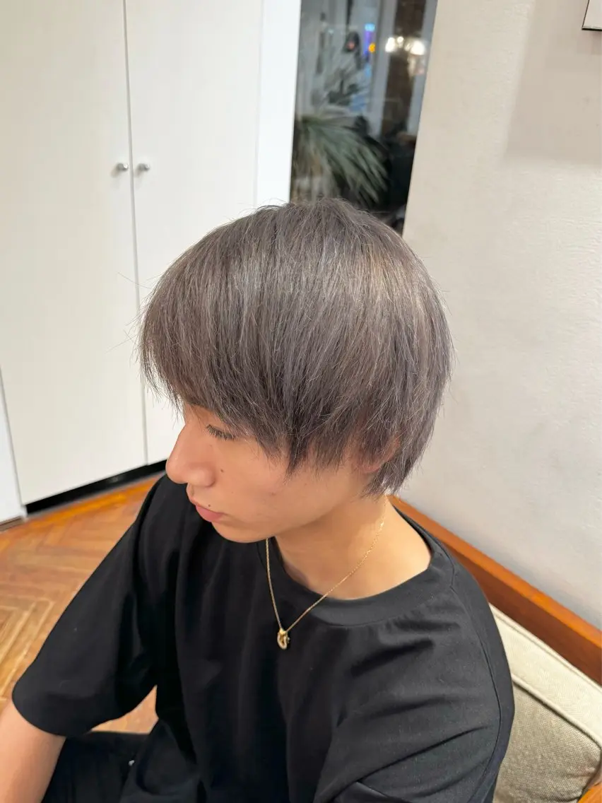 ショート カラー メンズ シルバー ホワイトシルバー ヘアカラー 吉田 新平のヘアスタイル