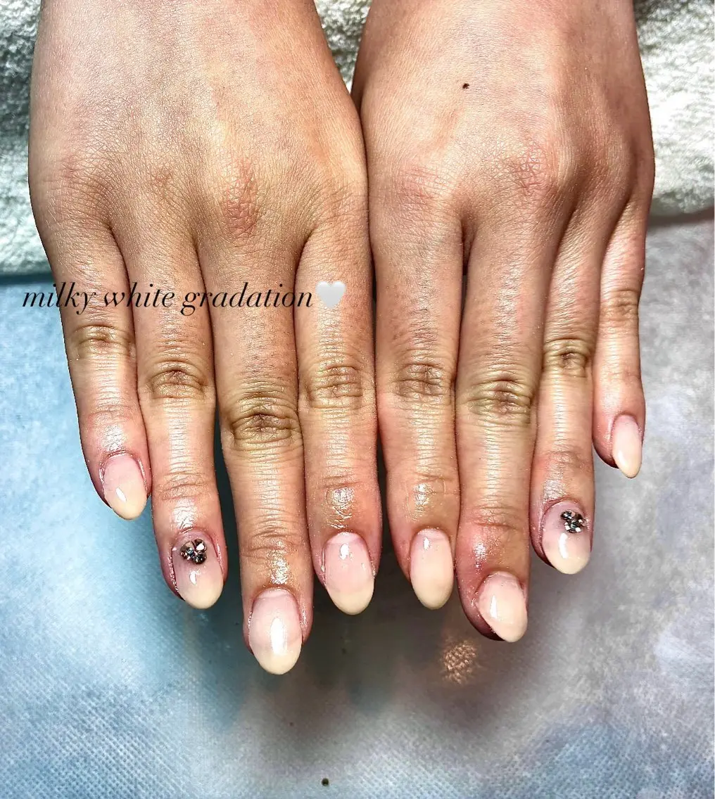 ネイル グラデーション シンプルネイル ハンドネイル Nobody_ Yuhiのネイルデザイン