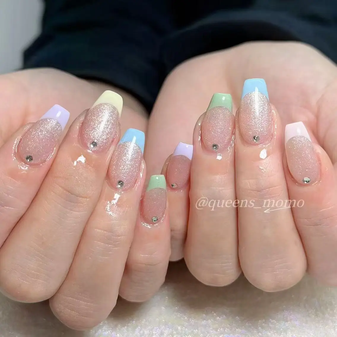 ネイル ハンドネイル Queens テイのネイルデザイン