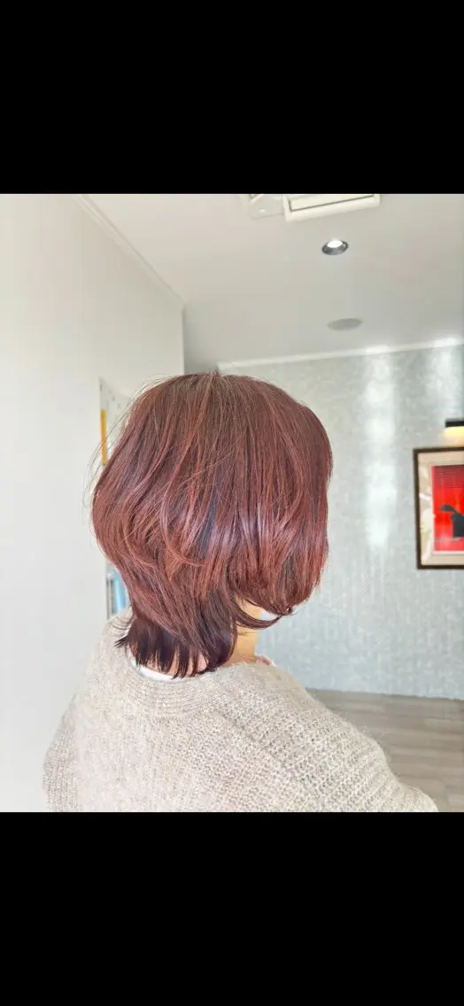 セミロング カラー レッドカラー 🫧おおにし みか🫧のヘアスタイル
