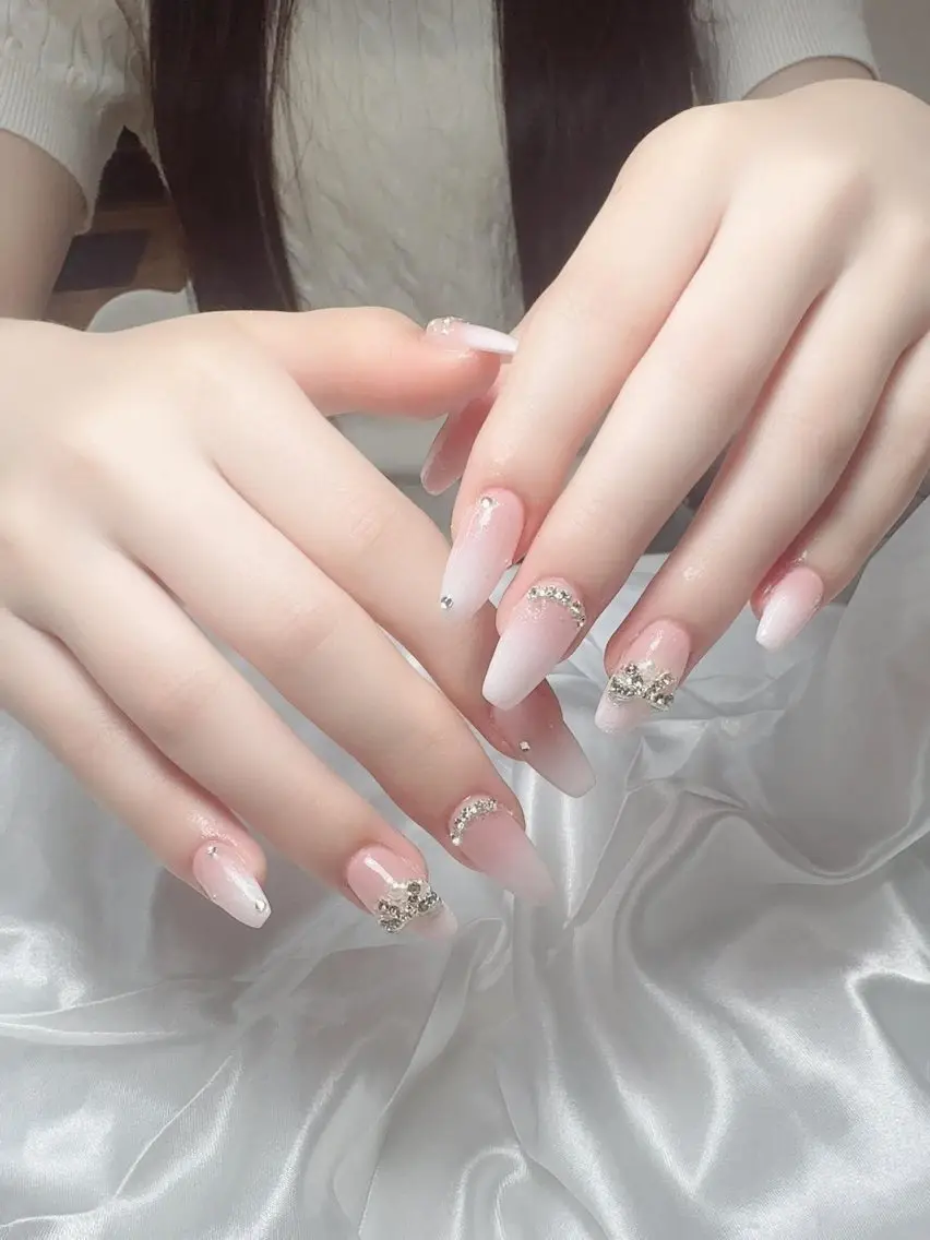 ネイル フットネイル フレンチネイル グラデーション 韓国ネイル マグネットネイル ハンドネイル ハンドケア Hara Nail 【持ち込みOK】のネイルデザイン