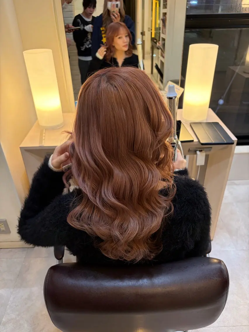 セミロング ヘアカラー 🎀ноиокa🎀 レイヤー×暖色カラーのヘアスタイル