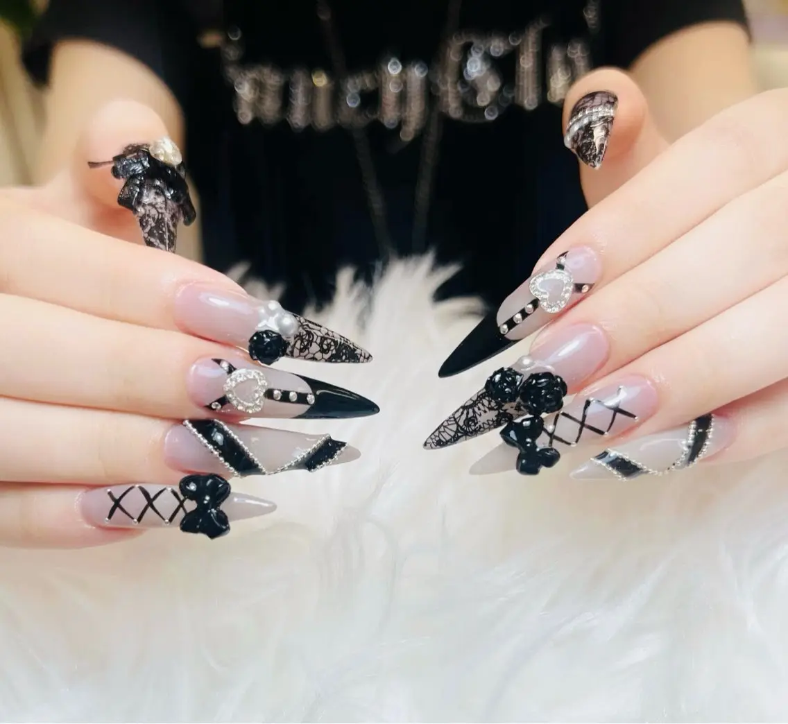 ネイル チークネイル 長さ出し フットネイル マグネットネイル 持ち込み ANH NAIL ゴテゴテ専門店💎のネイルデザイン
