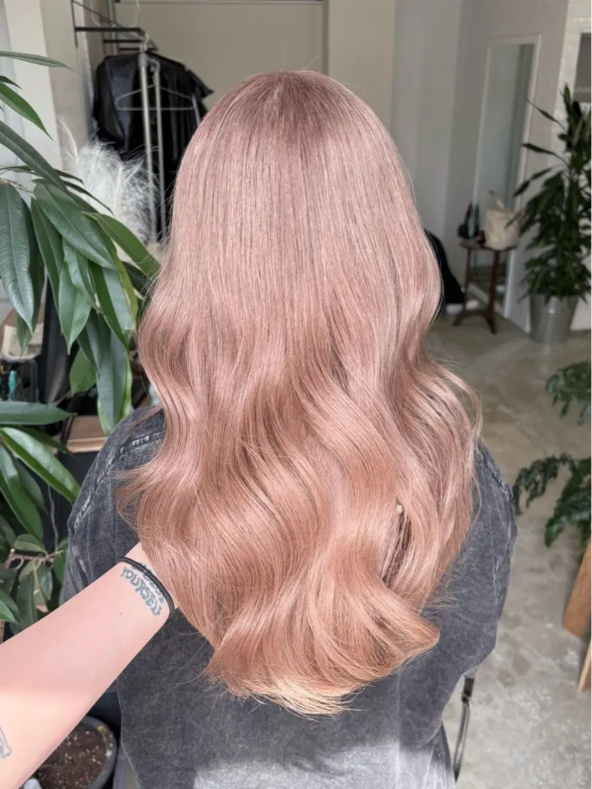 ロング カラー ベージュカラー ミルクティーベージュ ハイトーンカラー/ miyuuのヘアスタイル