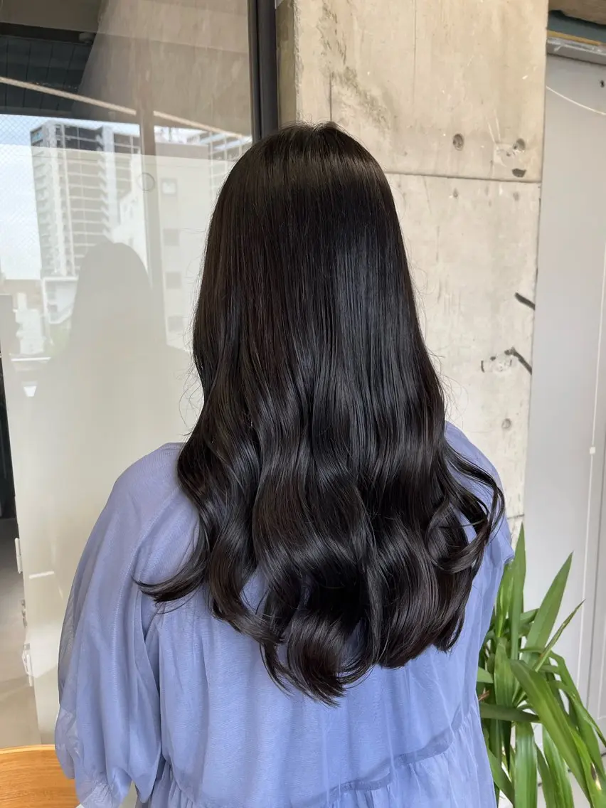ロング カラー 黒髪 ブルーカラー ブルーブラック カット ヘアカラー トリートメント NUMBER 天王寺 🌼yuriのヘアスタイル