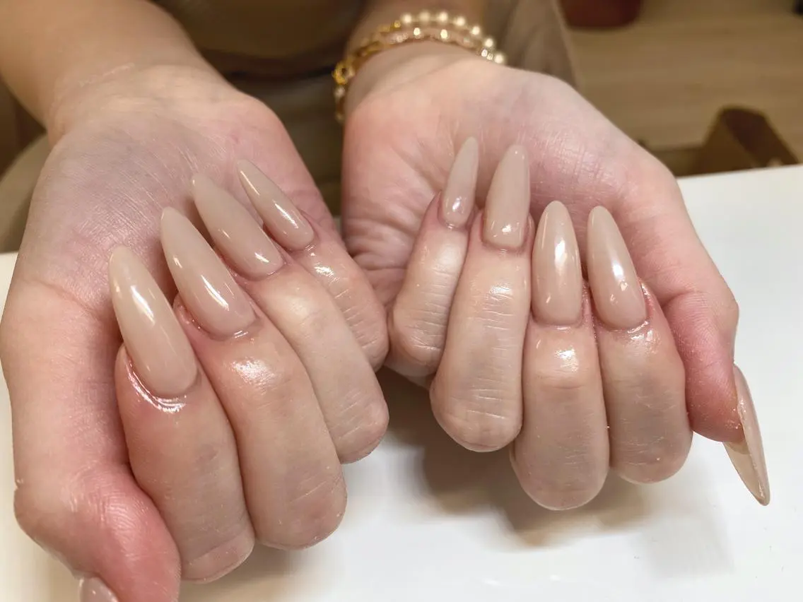 ネイル 長さ出し フットネイル フレンチネイル ジェルネイル キラキラネイル salon Lilouのネイルデザイン
