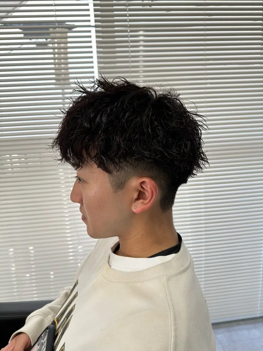 ショート パーマ メンズ メンズパーマ ツイストスパイラルパーマ スパイラルパーマ カット ユウ🪄 パーマ指名No1のヘアスタイル