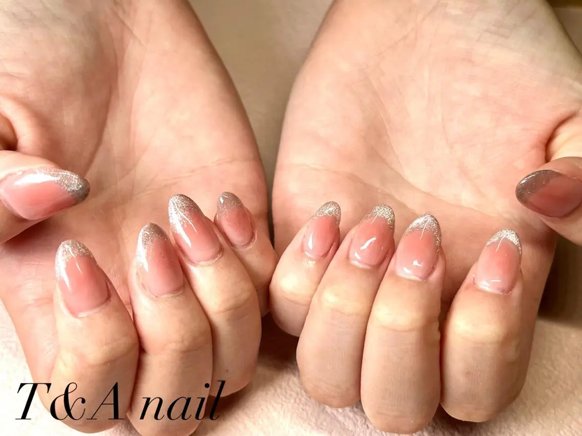 ミディアム ネイル チークネイル 長さ出し ジェルネイル マグネットネイル ニュアンスネイル T&A nailのネイルデザイン