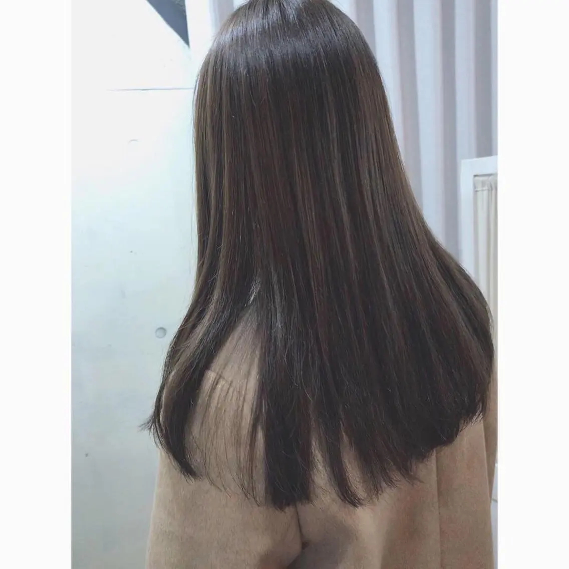 セミロング カラー パーマ ストレートパーマ マエダ カズエ🫶 coronahairのヘアスタイル