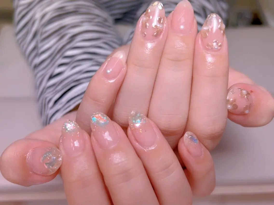 ネイル アートネイル フレンチネイル ジェルネイル グラデーション 韓国ネイル ハンドネイル 【長さ出し】 IRIS NAILのネイルデザイン