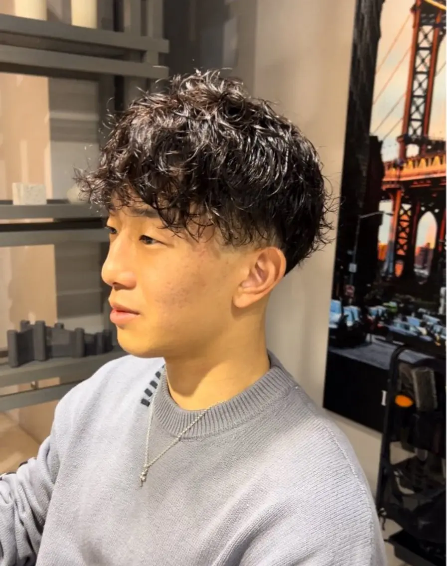 メンズ メンズパーマ 刈り上げ カット パーマ 恵比寿韓国レイヤー× 艶透明感カラー大場のヘアスタイル
