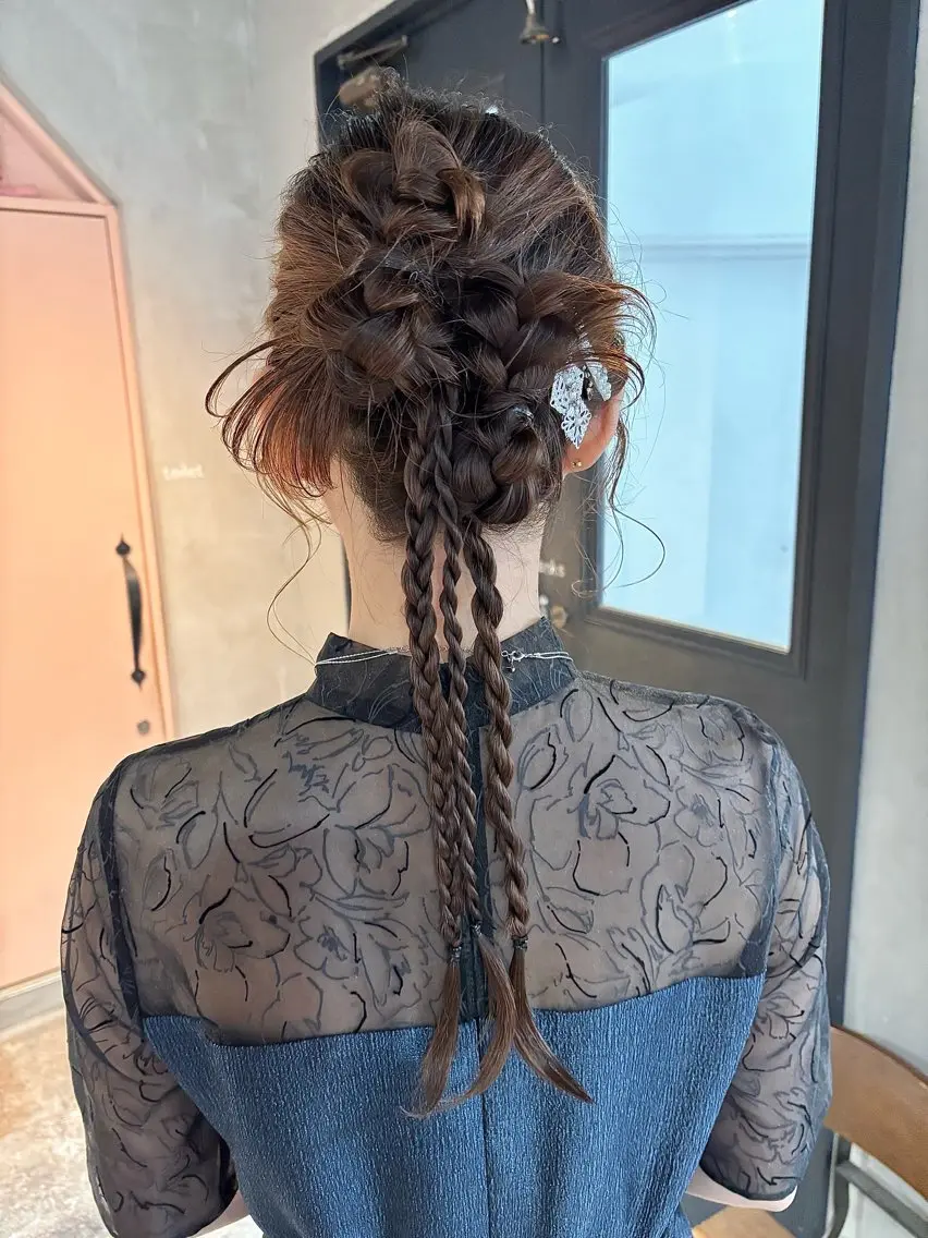 ロング カラー ヘアアレンジ ヘアセット ツキノキ ミナのヘアスタイル