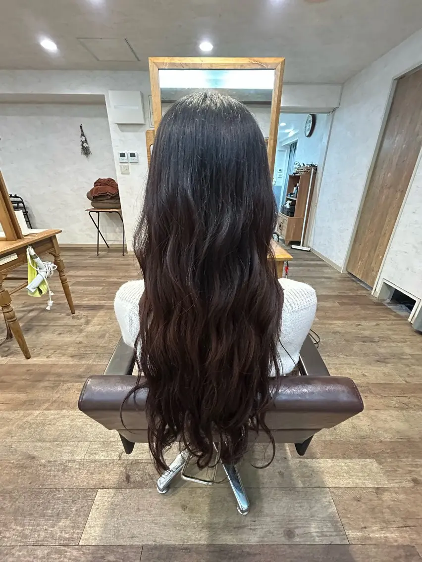 ロング 吉田 萌花のヘアスタイル